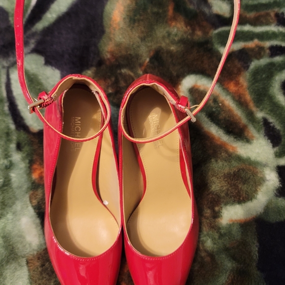 Michael Kors Patent Leather RED Stiletto Heel W/ Ankle Strap - Picture 4 of 10